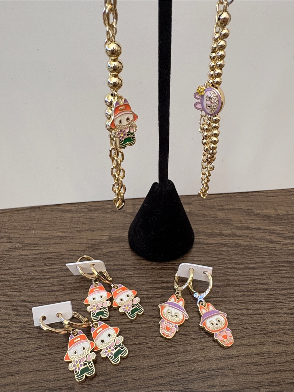 LaBuBu esk Enamel Hoop Earrings and Bracelets - Picture 4 of 7